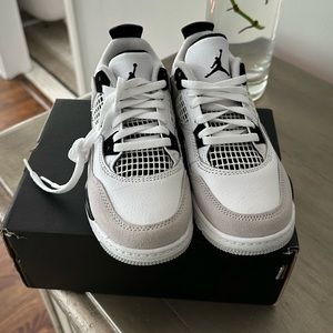 Kids Nike Air Jordan 4 Retro Size 11.5 NWT